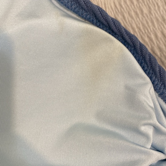 Cupshe Bikini Top Women’s Small Blue Wavy Textured Beach Poolside Vacation NWT - Picture 6 of 8